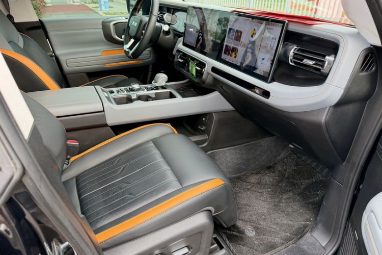 Used BAIC Off-Road BJ40 Electric Drive 2025 Advanced Edition Right Front Seat