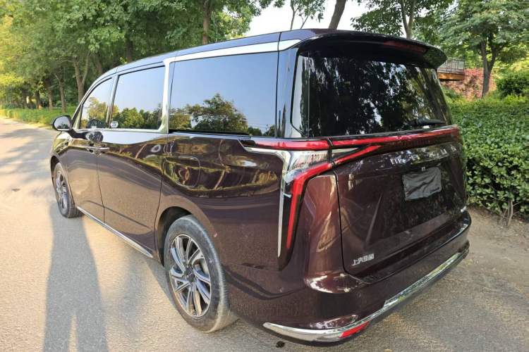 Used SAIC MAXUS G90 2022 2.0T Interstellar Seven-Seater Exterior 4