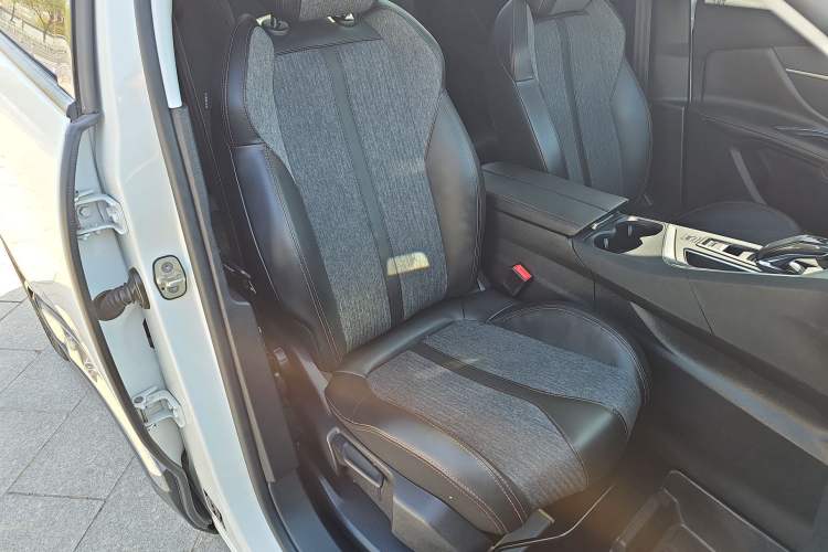 Used Peugeot 5008 2017 380THP 7-Seater Elite Edition