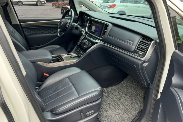 Used GAC Trumpchi M8 2019 320T Ultimate Edition Interior 4