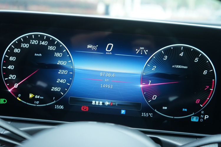 Used Mercedes-Benz C-Class 2023 Restyled C 260 L Sport Edition Odometer Close Up