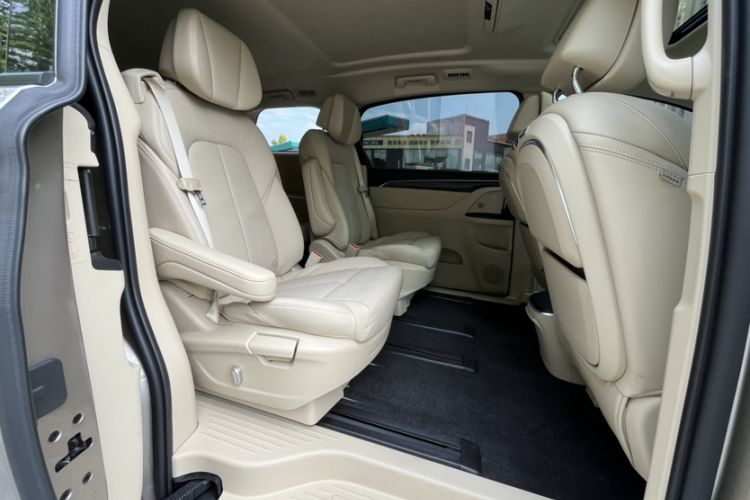 Used Buick GL8 2023 ES Lu Zun Deluxe Model Interior 7