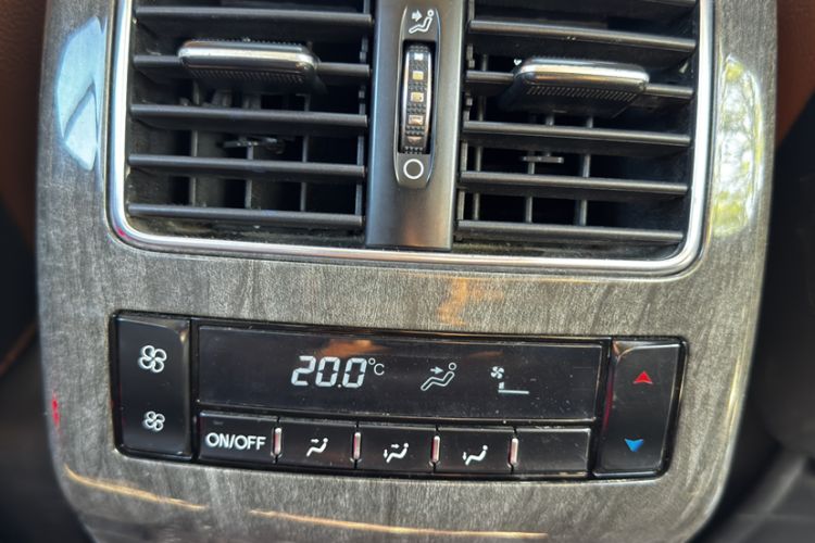 Used Haval H8 2015 2.0T Two-Wheel-Drive Standard Version
