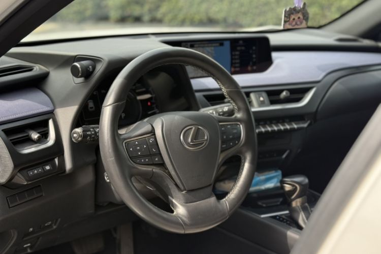 Used Lexus UX 2020 260h Explore & Enjoy Edition
