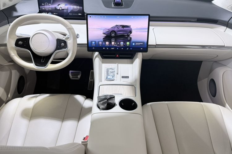 Used Hima Luxeed R7 2025 Range-Extended Version 251 km Max
