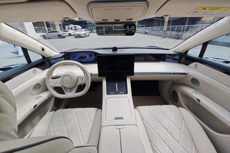 Used Hima Stelato S9 2025 Extended-Range Ultra Interior 7