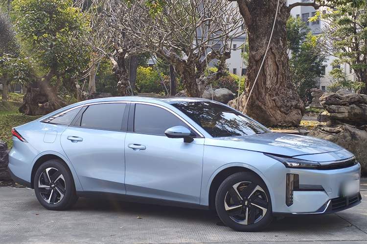 Used Geely Galaxy L6 2025 EM-i 140km Starship Edition
