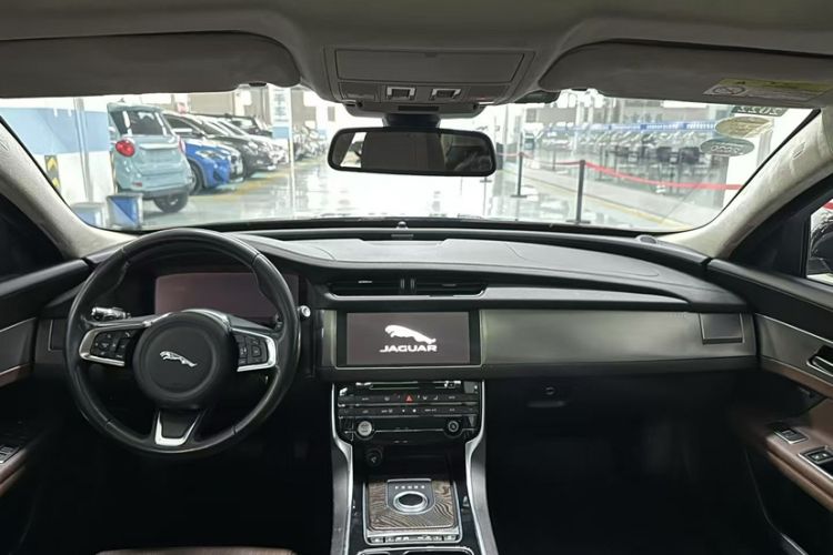 Used Jaguar XFL 2018 XFL 2.0T 250 PS Luxury Edition