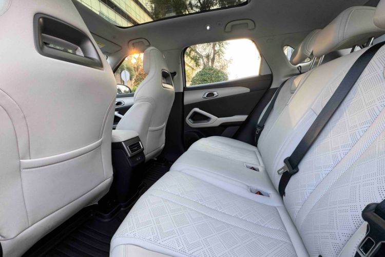 Used BYD Yuan UP 2025 Intelligent Driving Version 401 km Beyond-Range Edition
