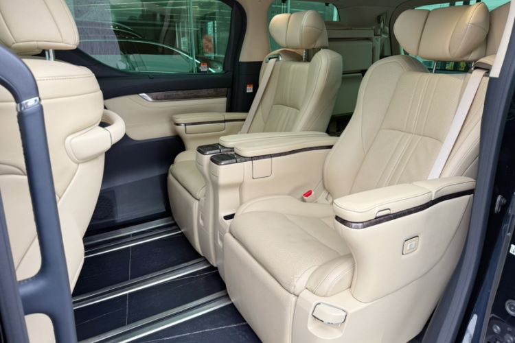 Used Toyota Alphard 2021 Dual-Engine 2.5L Prestige Edition
