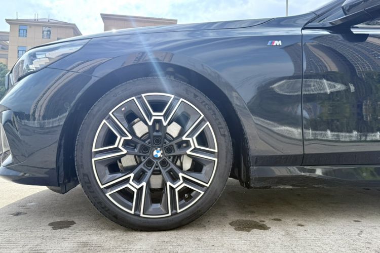 Used BMW 5 Series 2025 530Li Luxury Edition M Sport Package
