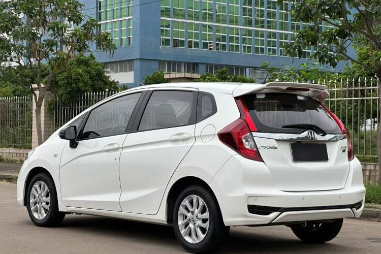 Used Honda Fit 2018 1.5L CVT Comfort Sunroof Version Exterior 10