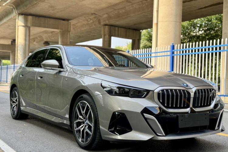 Used BMW i5 2024 eDrive 35L M Sport Package
