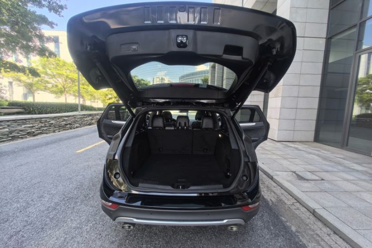 Used Lincoln MKC 2017 2.0T Two-Wheel Drive Deluxe Edition
