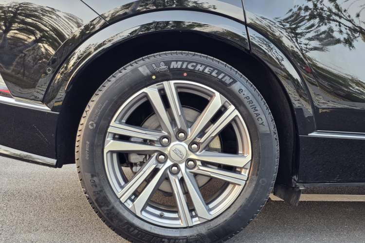 Used Cadillac LYRIQ 2024 Rear-Drive Standard Range Luxury Edition Exterior 3