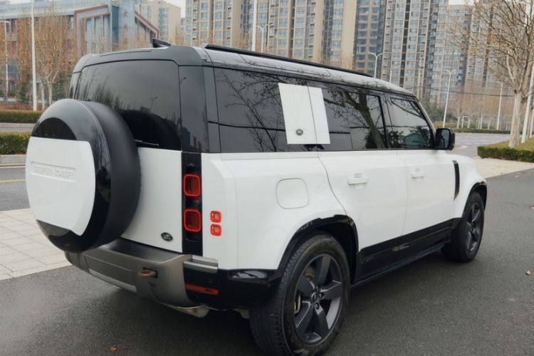 Used Land Rover Defender 2023 Facelift 110 3.0T P400 X-DYNAMIC HSE Exterior 4