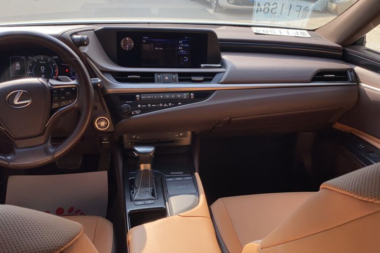 Used Lexus ES 2018 200 Excellence Edition China V Standard Interior 2