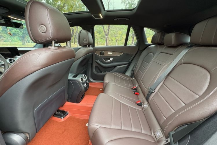 Used Mercedes-Benz GLC 2022 Facelift GLC 260 L 4MATIC Luxury Edition Interior 2