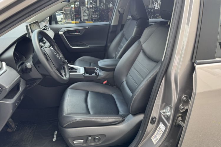 Used Toyota RAV4 2021 2.0L CVT Two-Wheel Drive Fashion PLUS Edition