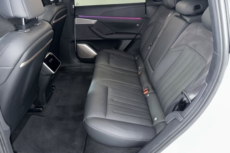 Used ONVO L60 2024 60 kWh Rear-Drive Version Interior 9