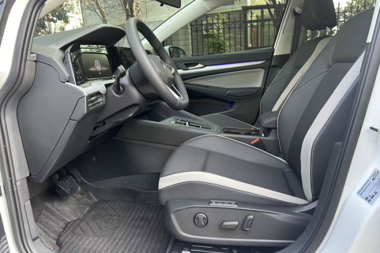 Used Volkswagen Golf 2024 280TSI DSG Pro 50th Anniversary Edition
