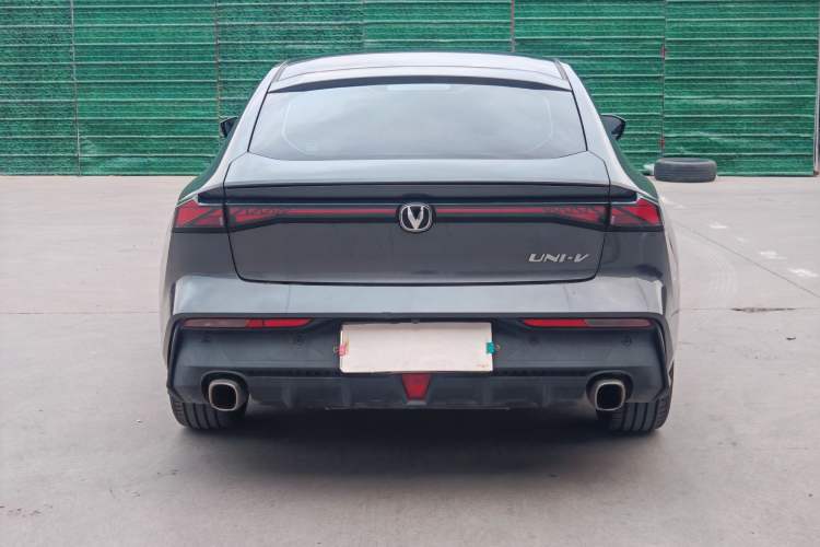 Used CHANGAN UNI-V 2022 1.5T Prestige Version
