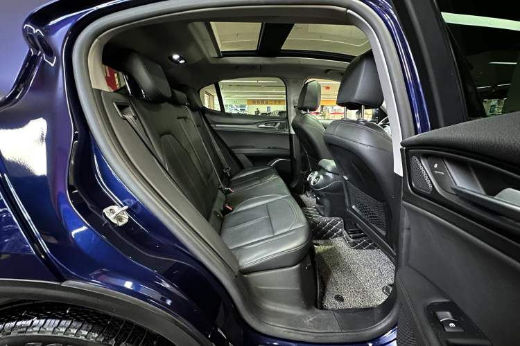 Used Alfa Romeo Stelvio 2017 2.0T 200HP Luxury Edition