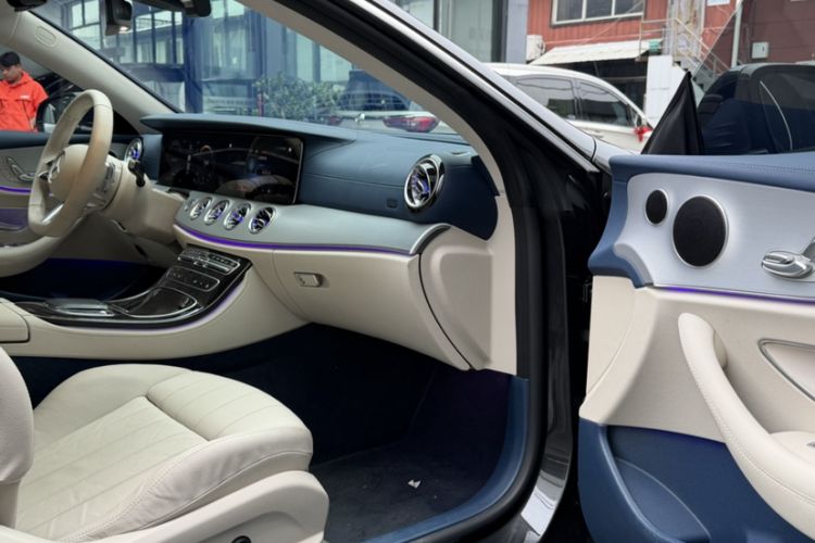 Used Mercedes-Benz E-Class 2023 E 260 Coupe Interior 2