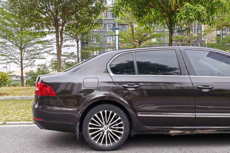 Used Skoda Superb 2013 2.0 TSI DSG Luxury Edition Exterior 9