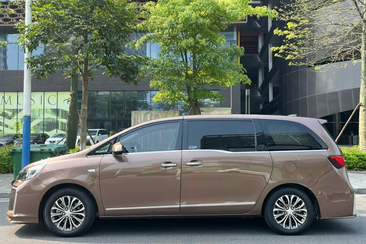 Used Buick GL8 2021 Land Cruiser Executive Class 652T Luxury Model
