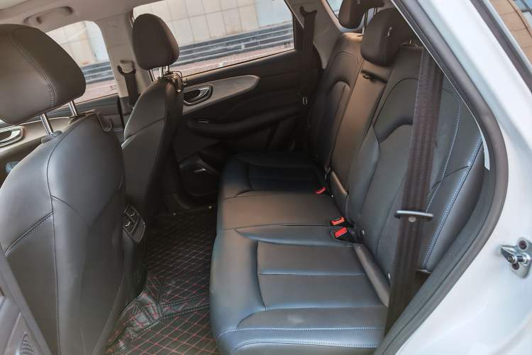 Used Roewe RX5 2022 330TGI Automatic National Style Edition Interior 3