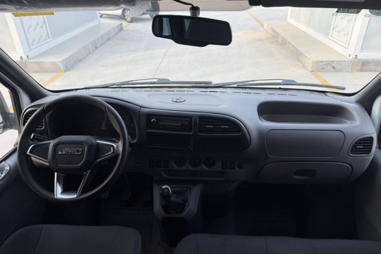 Used JMC Transit 2019 2.8T Commercial Version Short Wheelbase Mid-Roof 6-Seater China VI JX493 Interior 3