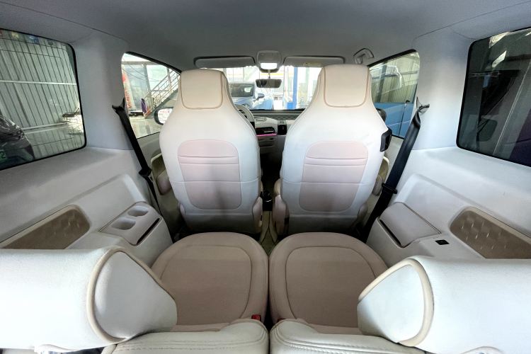 Used Baojun KiWi EV 2021 Customized Stylish Gold Edition Lithium Iron Phosphate