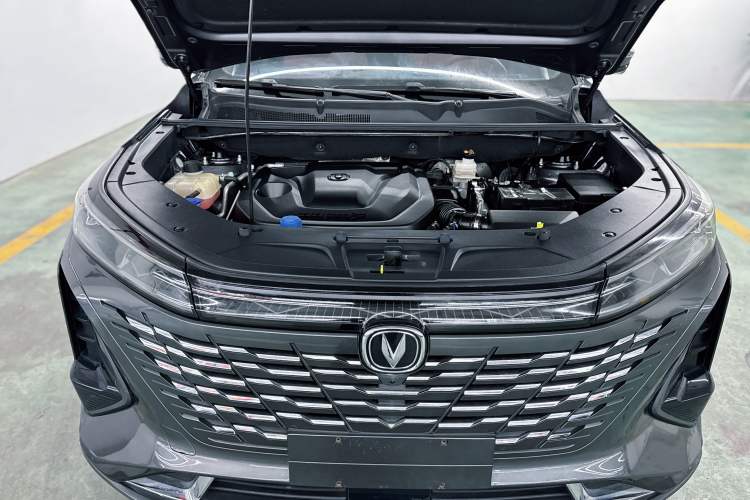 Used Changan CS75 PLUS 2023 3rd Generation 1.5T Automatic Prestige Model
