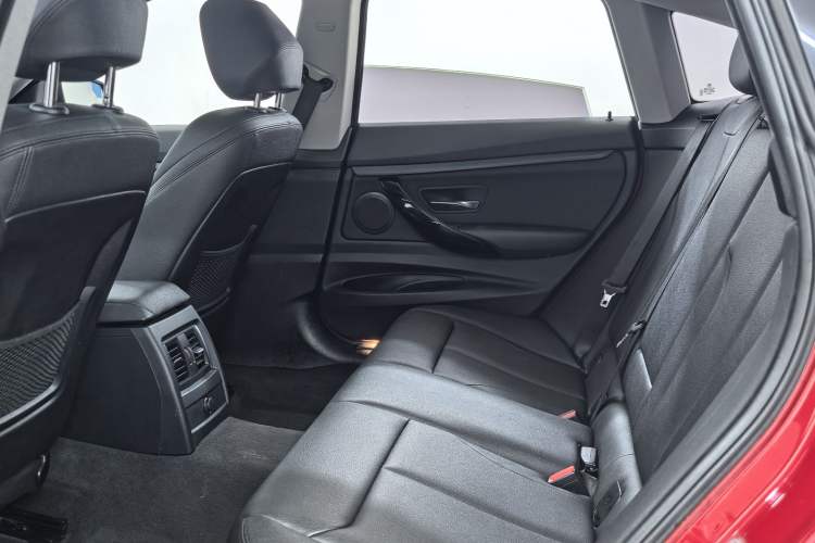 Used BMW 3 Series GT 2018 320i Sport Edition
