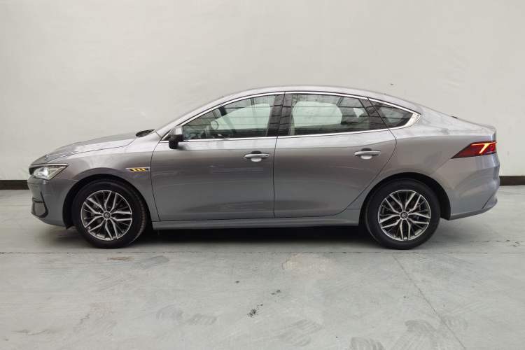 Used BYD Qin PLUS 2021 EV 500KM Luxury Model
