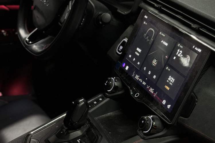 Used Lynk & Co 05 2020 2.0TD Four-Wheel Drive HypeHalo
