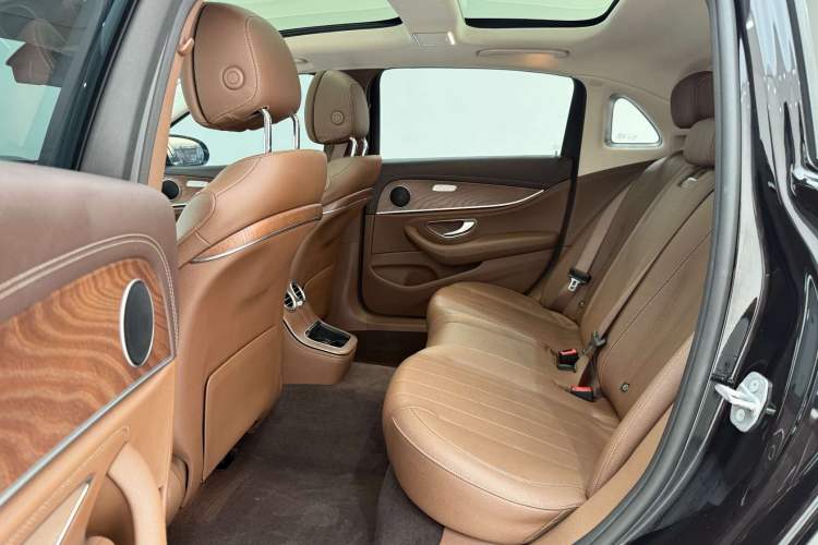 Used Mercedes-Benz E-Class 2023 Updated E 300 L Fashion Edition
