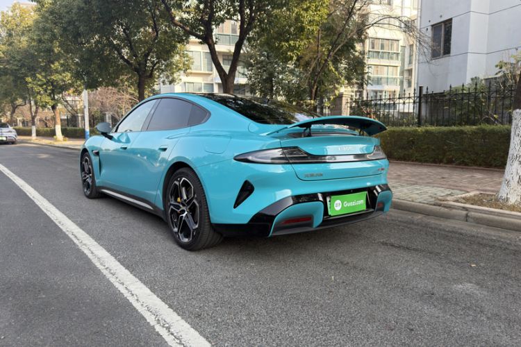 Used Xiaomi Auto SU7 2024 Four-Wheel Drive Ultra-Long Range Advanced Intelligent Driving Max Edition
