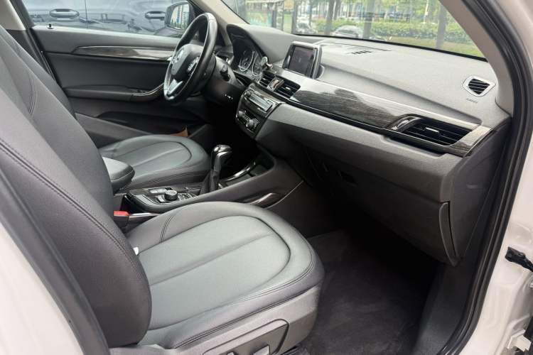 Used BMW X1 2018 sDrive18Li Fashion Model Interior 6