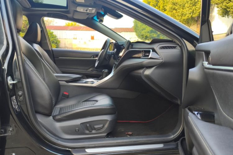 Used Toyota Camry 2022 2.5S Knight Edition
