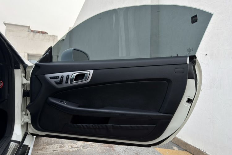 Used Mercedes-Benz SLK-Class 2011 SLK 200 Fashion Model
