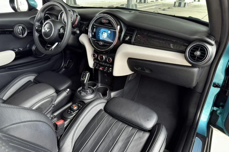 Used MINI MINI 2018 1.5T COOPER CABRIO Artist
