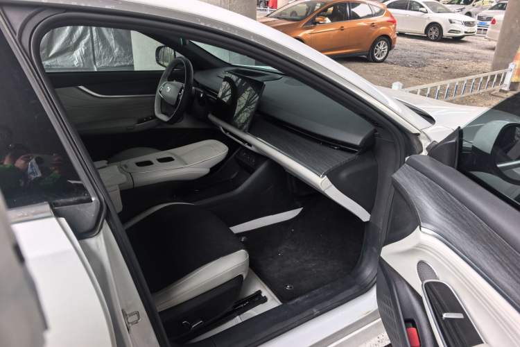 Used CHANGAN NEVO A07 2025 Blue Whale Pure Electric 625 Flagship Model Interior 6