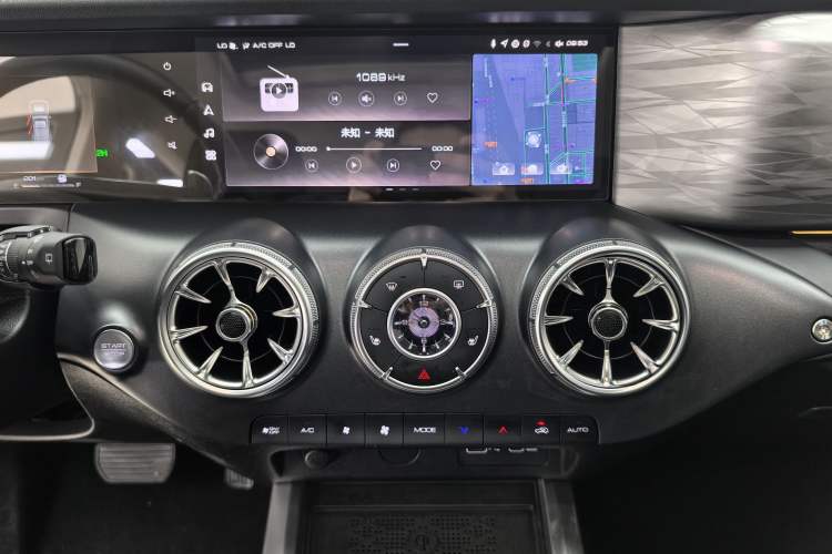 Used Tank 300 2024 2.0T Conqueror Audio And AC Panel