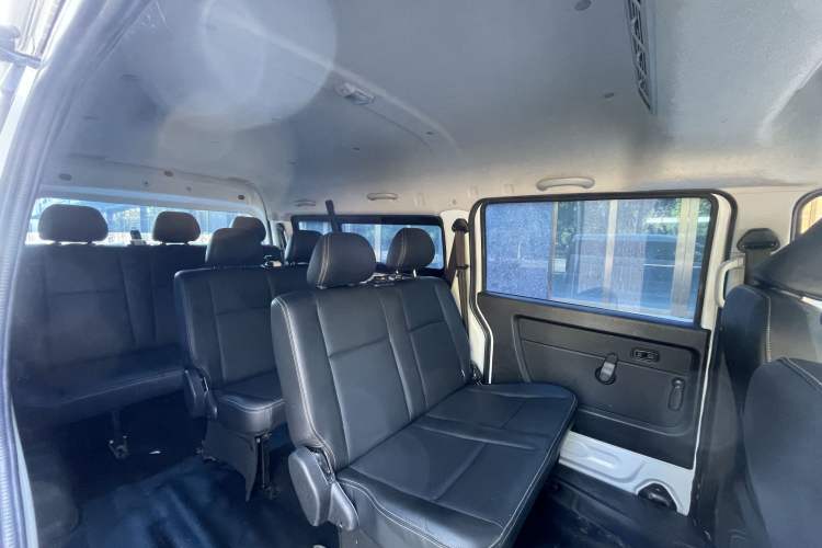 Used Jinbei Gold Hiace 2021 1.5L Passenger Van Travel Lion Central Air Conditioning Version 9 Seats