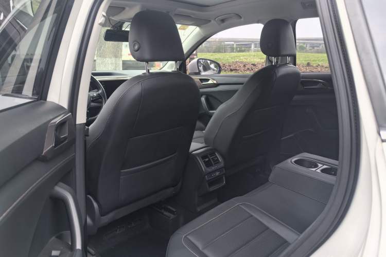 Used Volkswagen Tharu 2021 280TSI Two-Wheel-Drive Luxury Plus Edition Interior 5