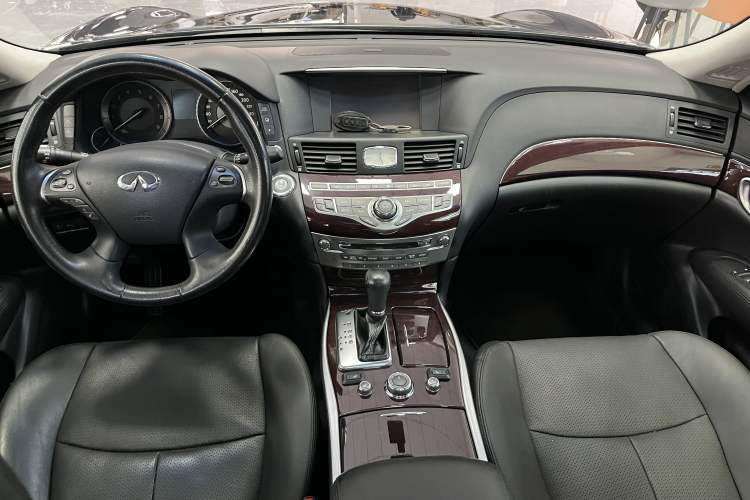 Used Infiniti Q70 2015 Q70L 2.5L Enjoyment Edition Interior 3