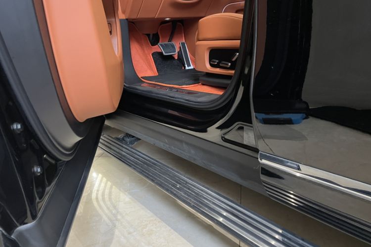 Used Hima AITO M9 2025 Extended-Range Max Version 52 kWh 6-Seater Edition Interior 11