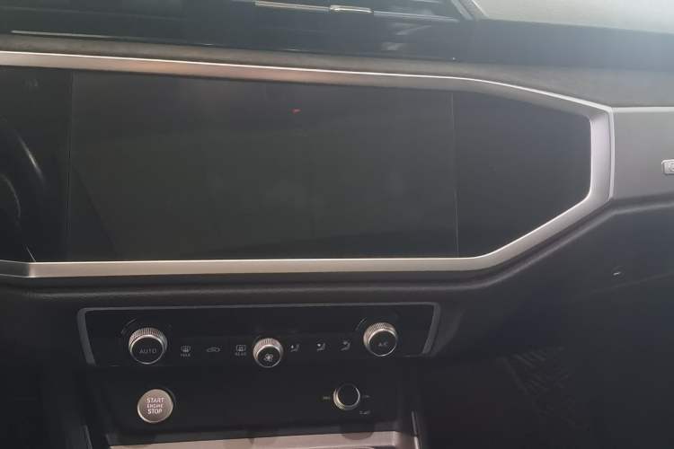 Used Audi Q3 2020 35 TFSI Fashion Dynamic Model Interior 3